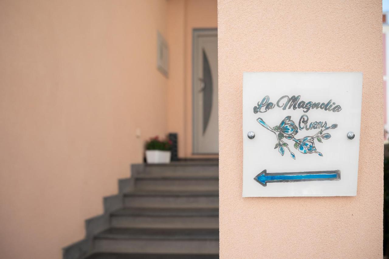 La Magnolia Rooms Procida Exterior photo