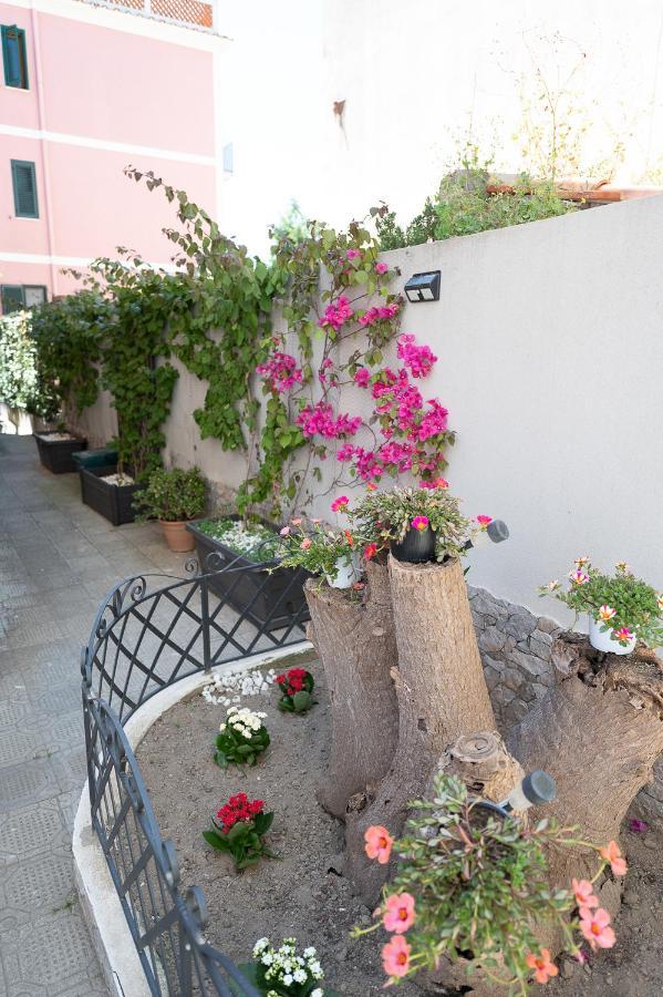 La Magnolia Rooms Procida Exterior photo